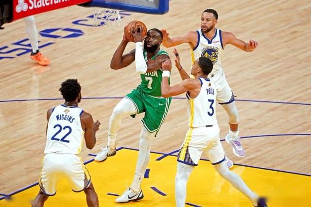 厄德高：不习惯看台看比赛和不与球队一起训练